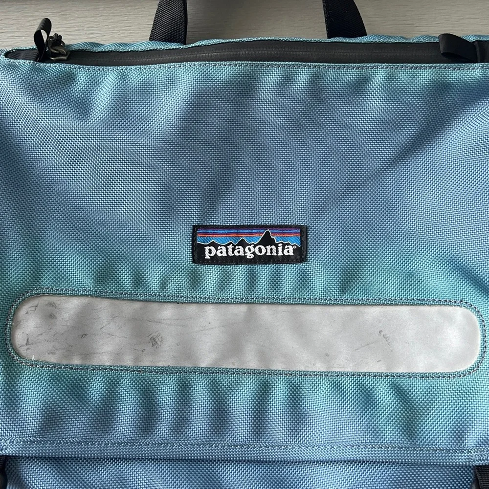 VINTAGE PATAGONIA BLUE HALF MASS BAG MESSENGER BAG